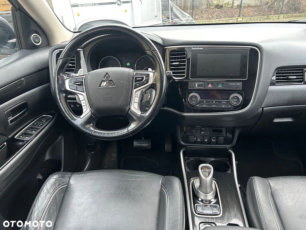 Mitsubishi Outlander 2.0 4WD Top - 11