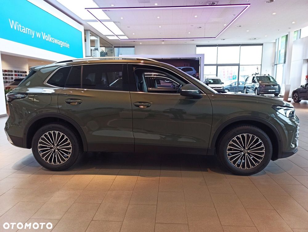 Volkswagen Tiguan - 11