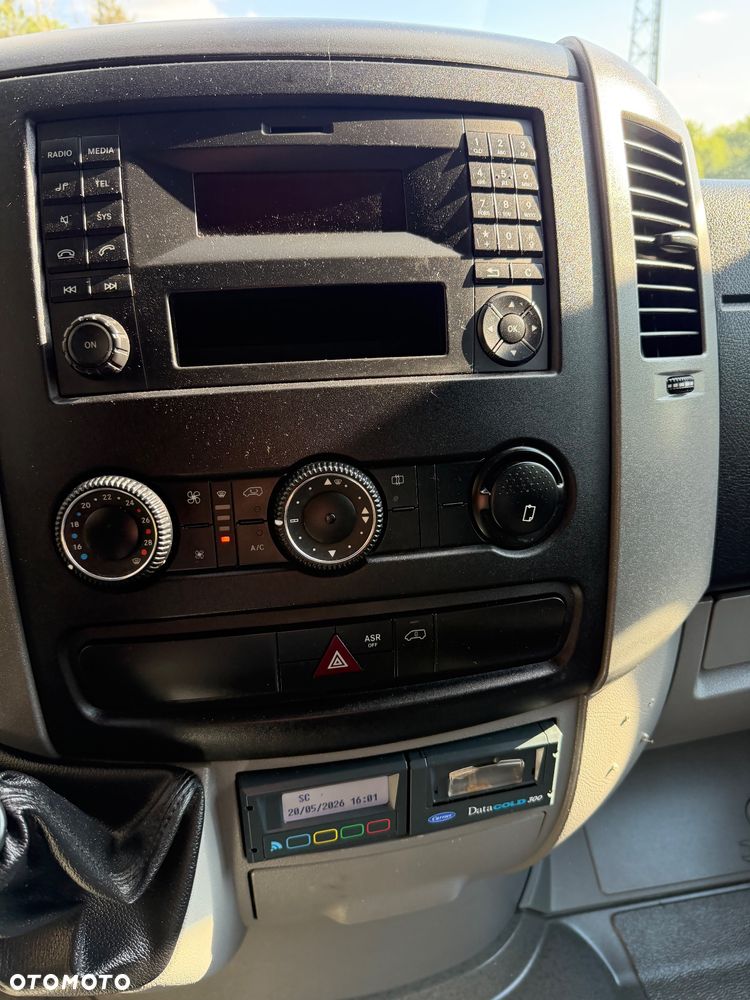 Mercedes-Benz Sprinter - 11