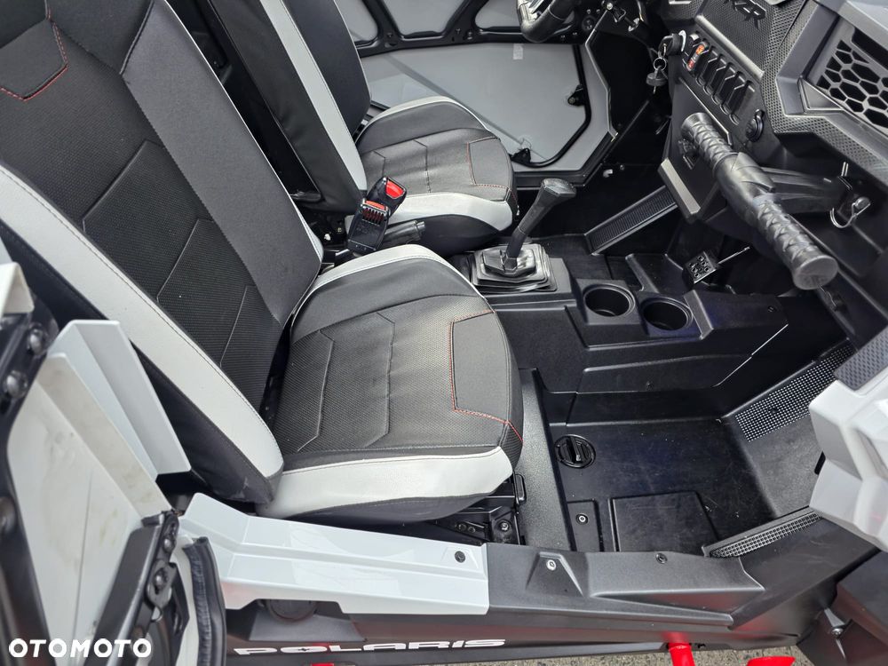 Polaris RZR - 17