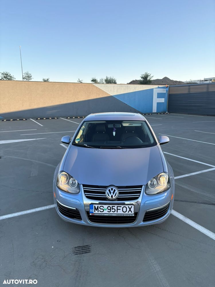 Volkswagen Jetta - 1
