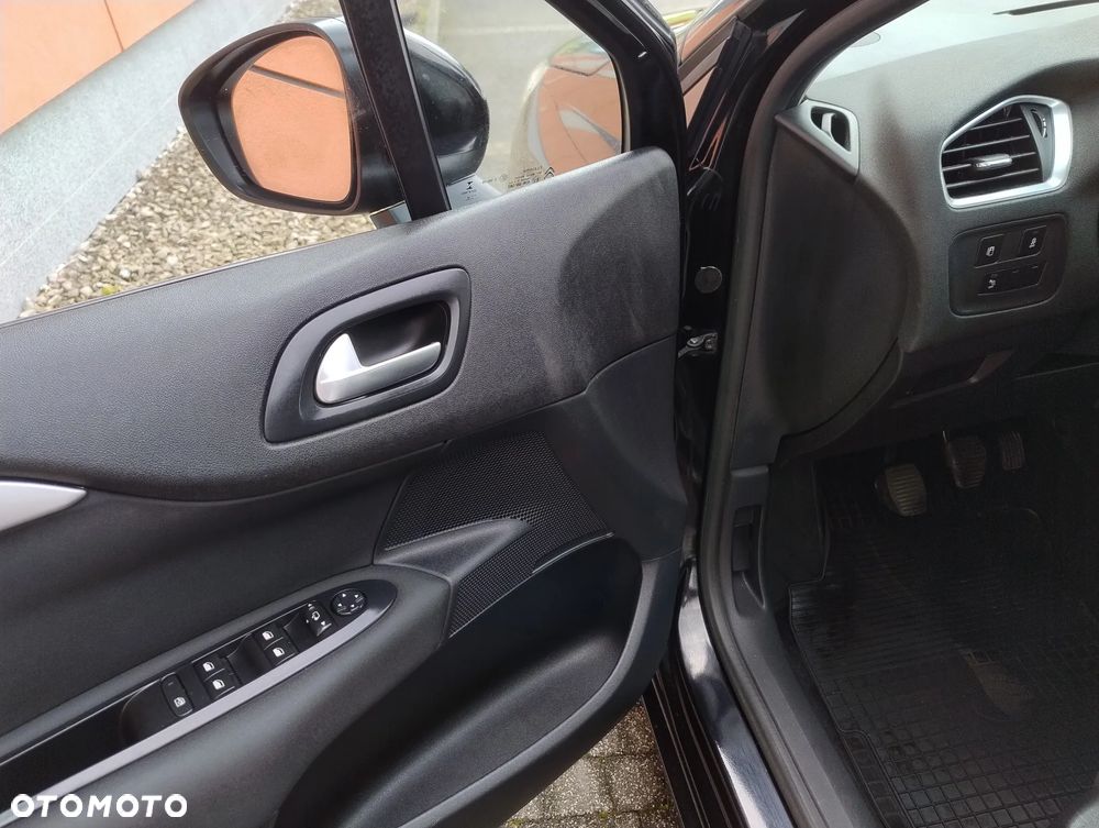 Citroën C4 VTi 95 Attraction - 15