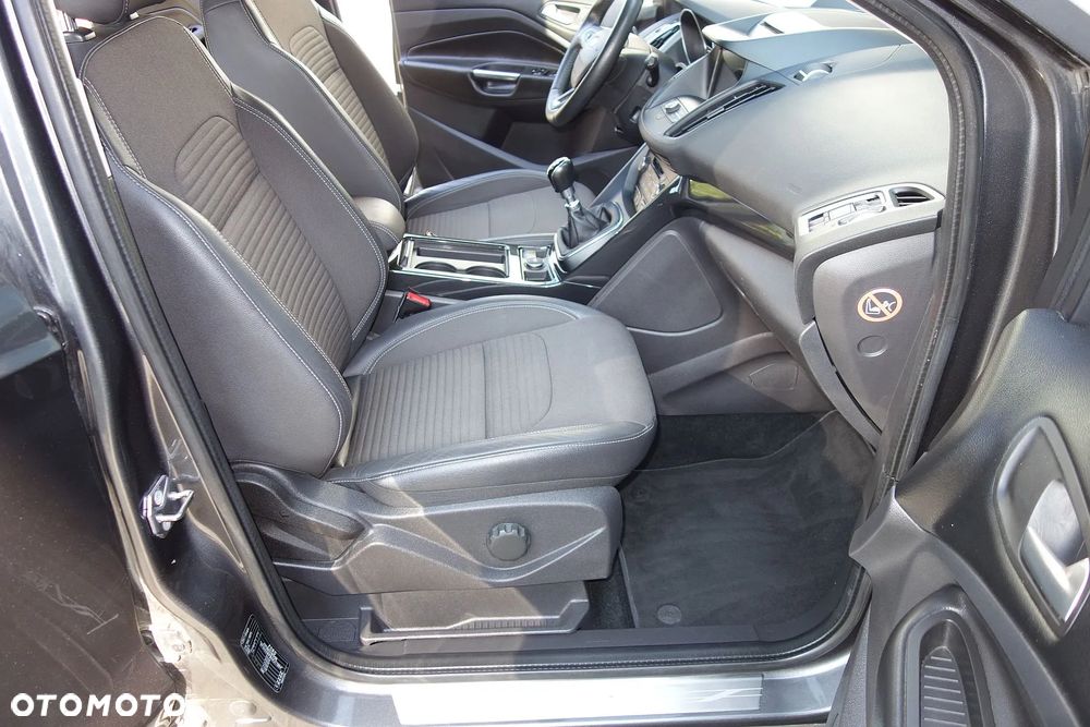 Ford Kuga 2.0 TDCi 4x4 Titanium - 26