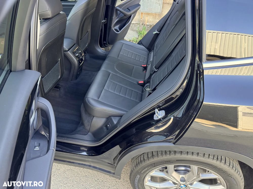 BMW X3 xDrive20i AT xLine - 23