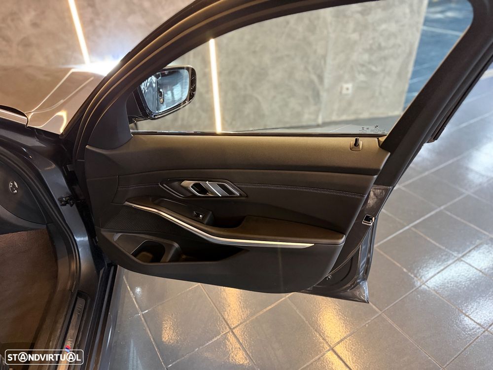 BMW 330 e Aut. M Sport - 26