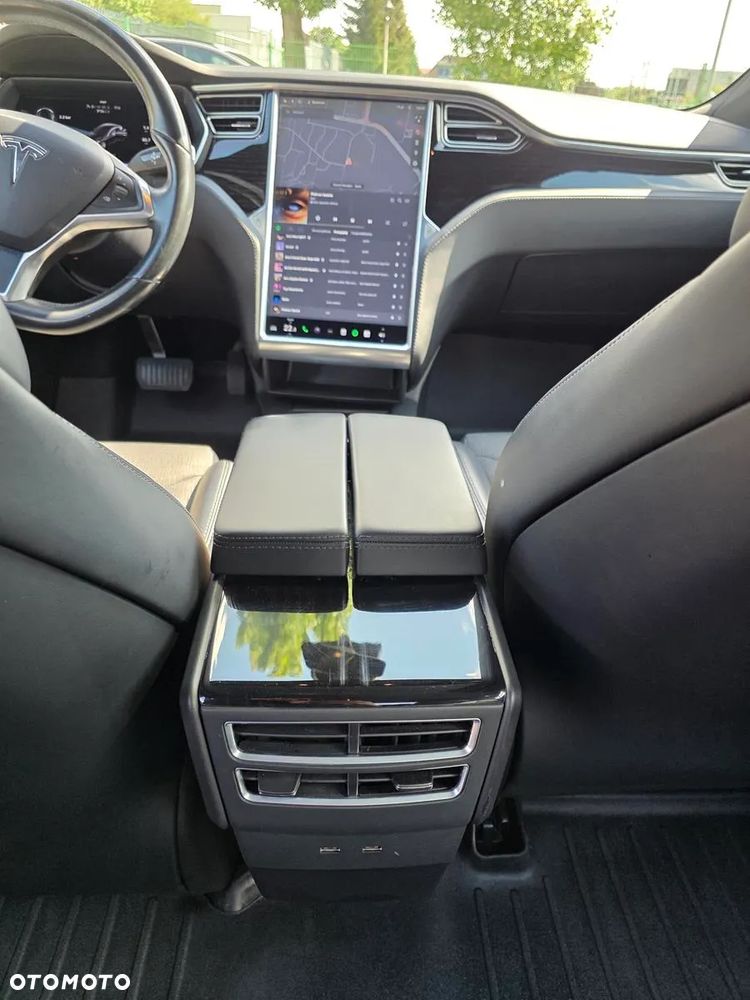Tesla Model S - 15