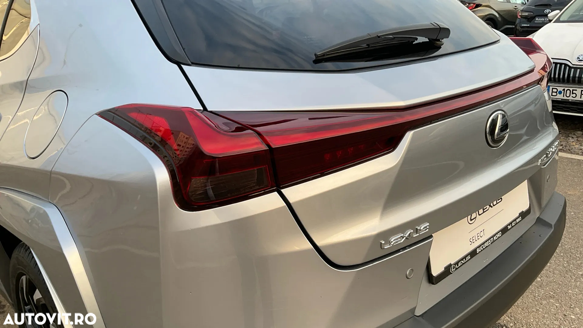 Lexus UX 250h 2.0L HEV 20H- (178 HP) 4X4 CVT Luxury - 30