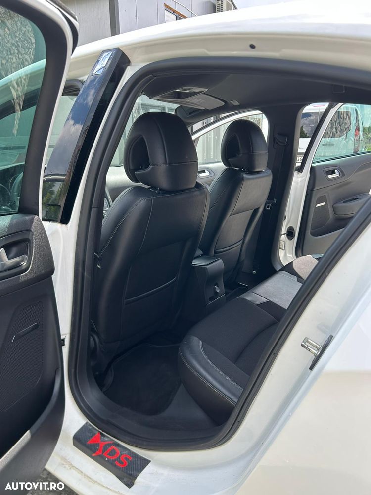 Citroën DS4 e-HDi 115 ETG6 SoChic - 5