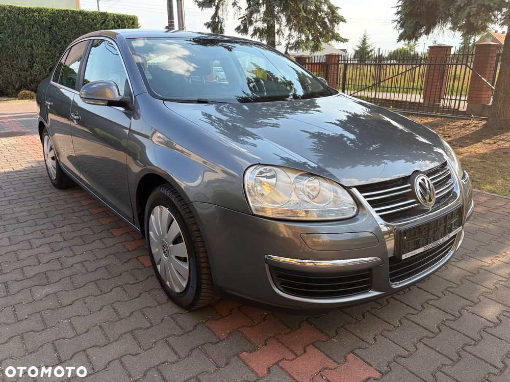 Volkswagen Jetta 1.6 Comfortline - 2