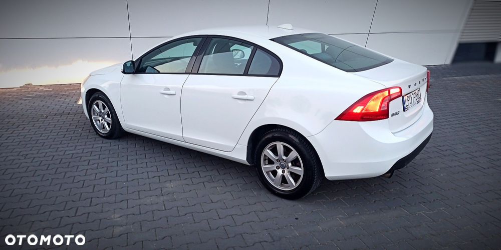 Volvo S60 D2 Edition - 12