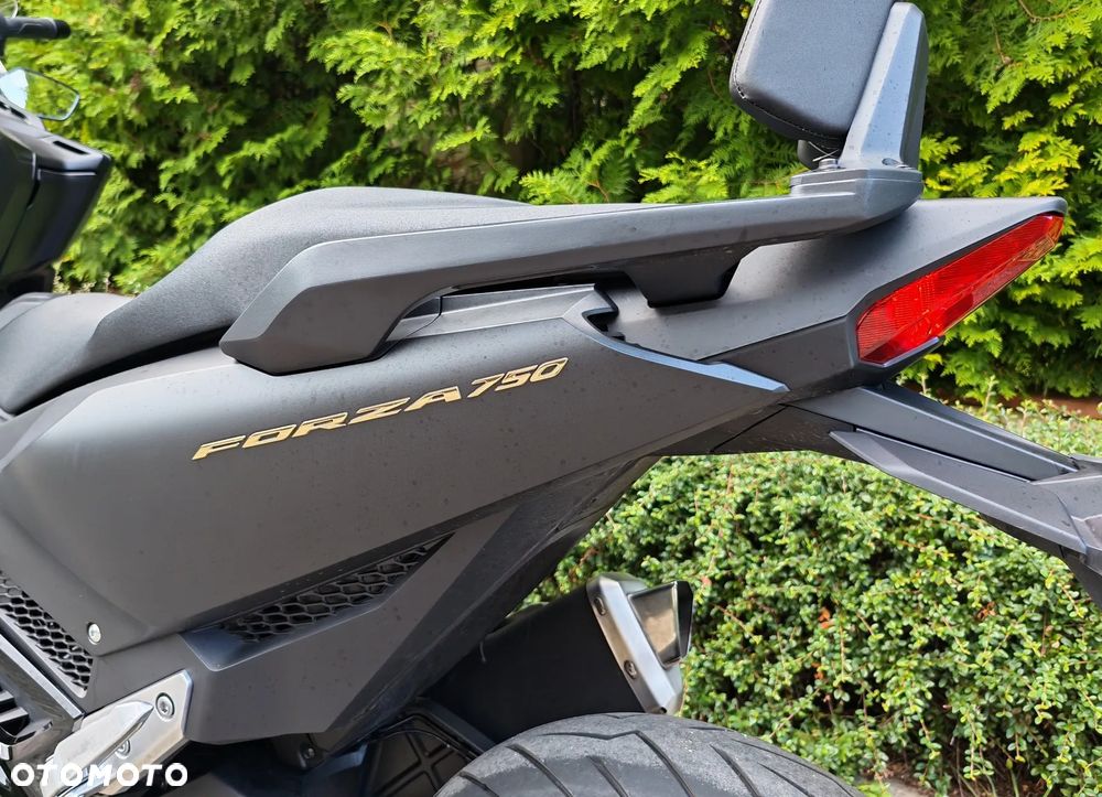 Honda NSS - 12