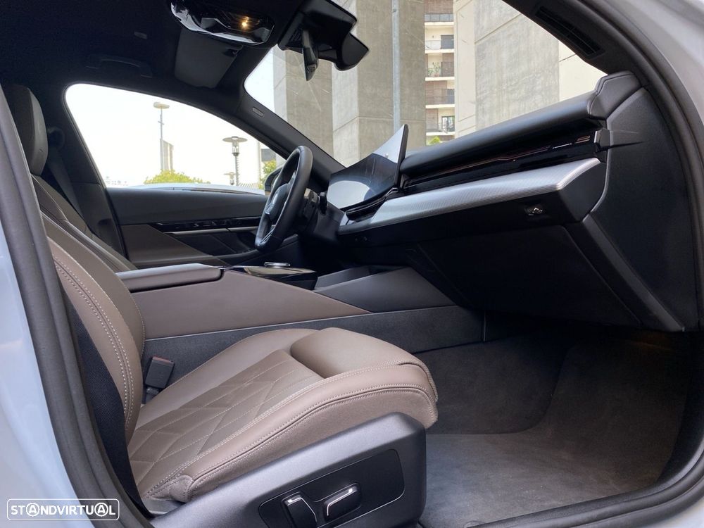 BMW 530 e Pack Desportivo M - 20