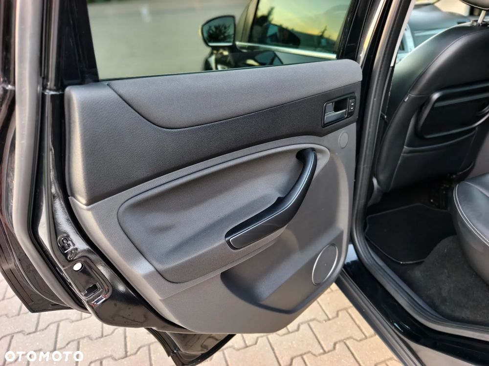 Ford Kuga 2.0 TDCi 4x4 Titanium - 11