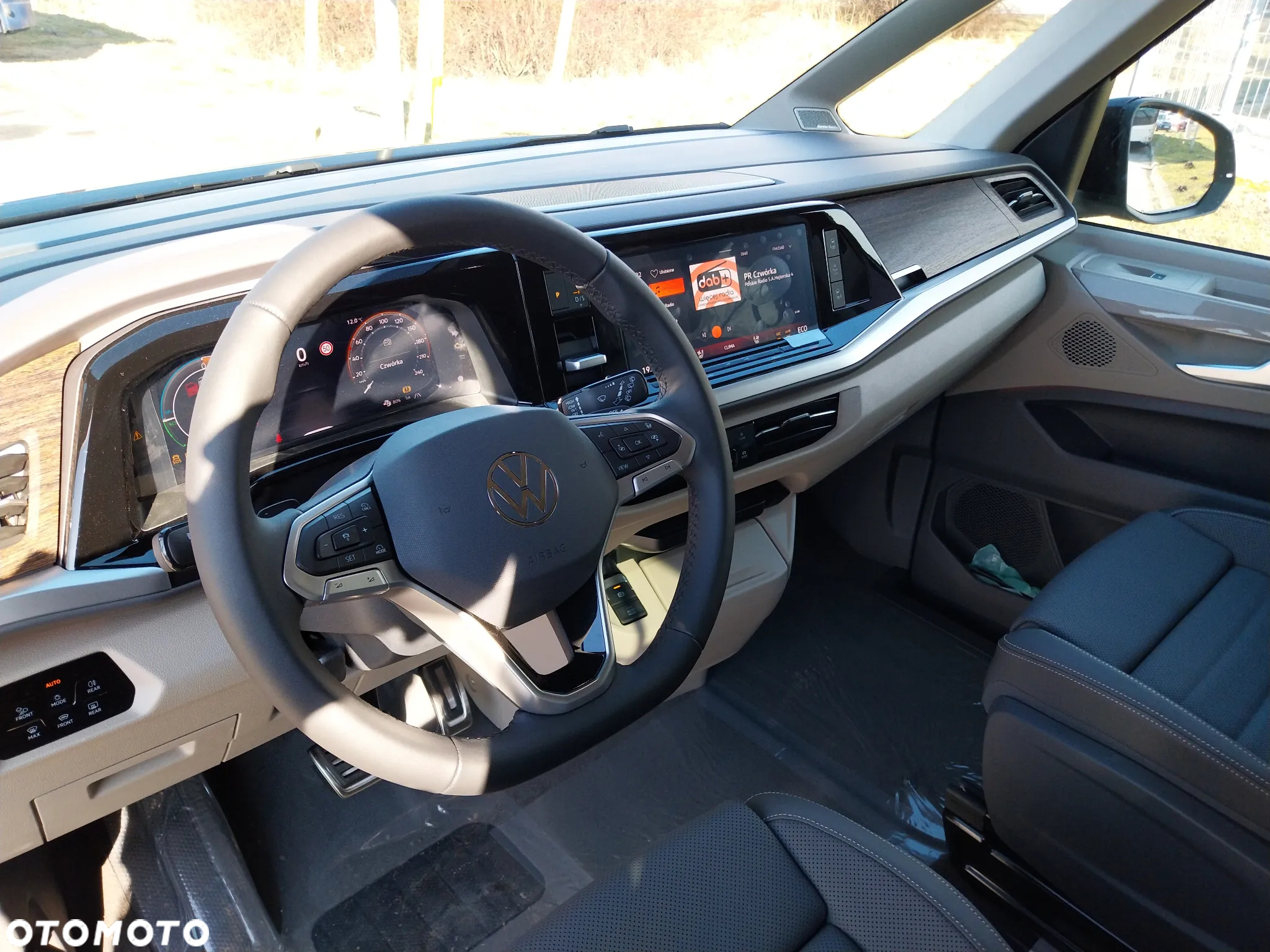Volkswagen Multivan - 10
