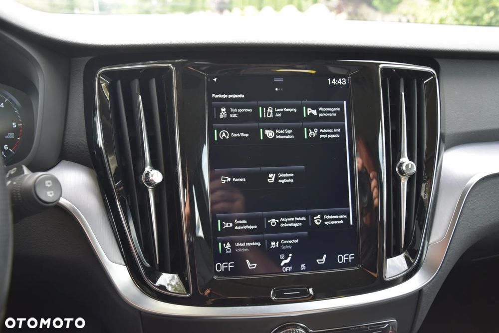 Volvo V60 D3 AWD Geartronic Momentum - 32