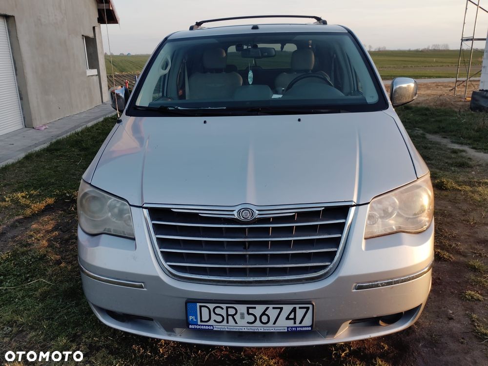 Chrysler Town & Country - 1