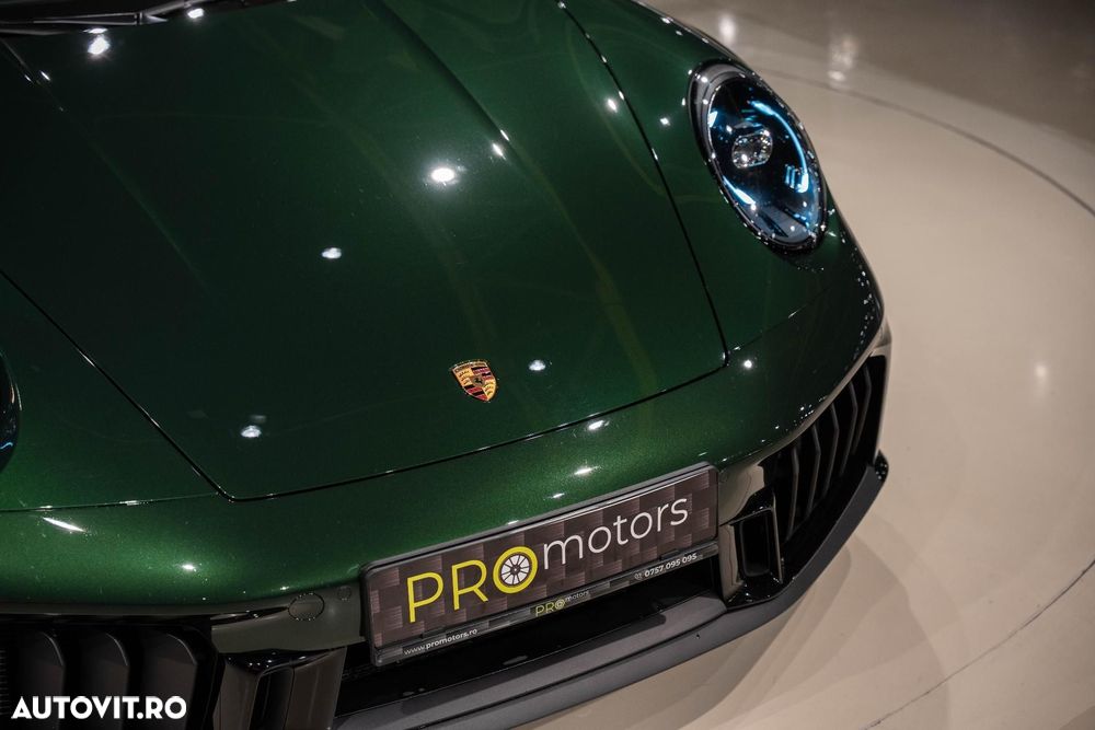 Porsche 911 Targa 4 GTS PDK - 15