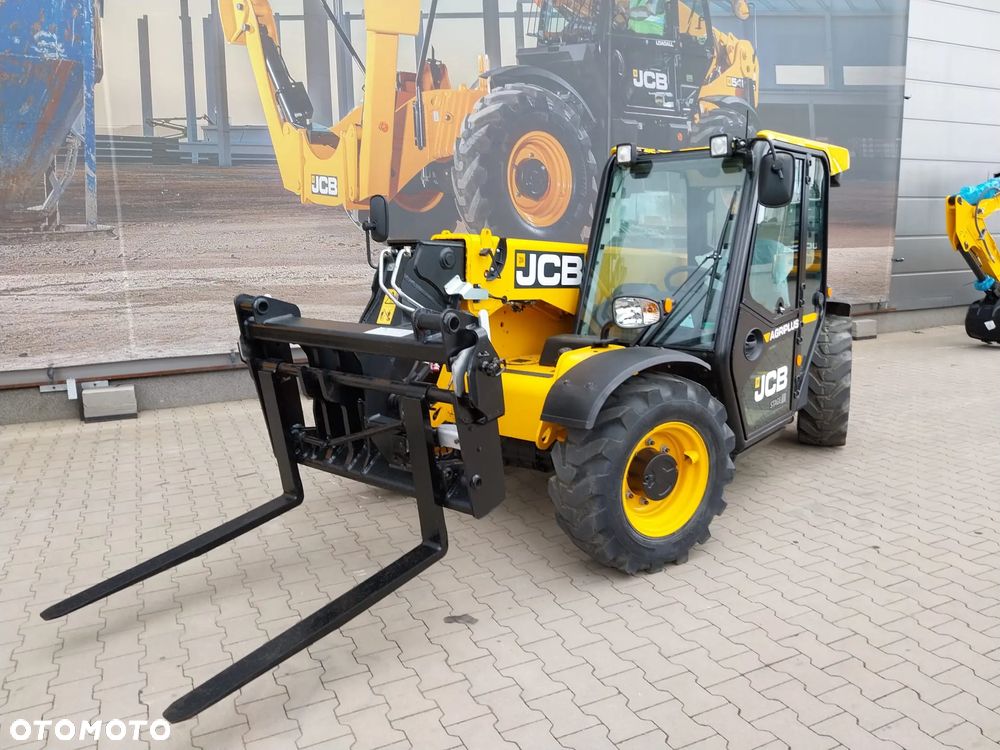 JCB 525-60 AG Plus - 17