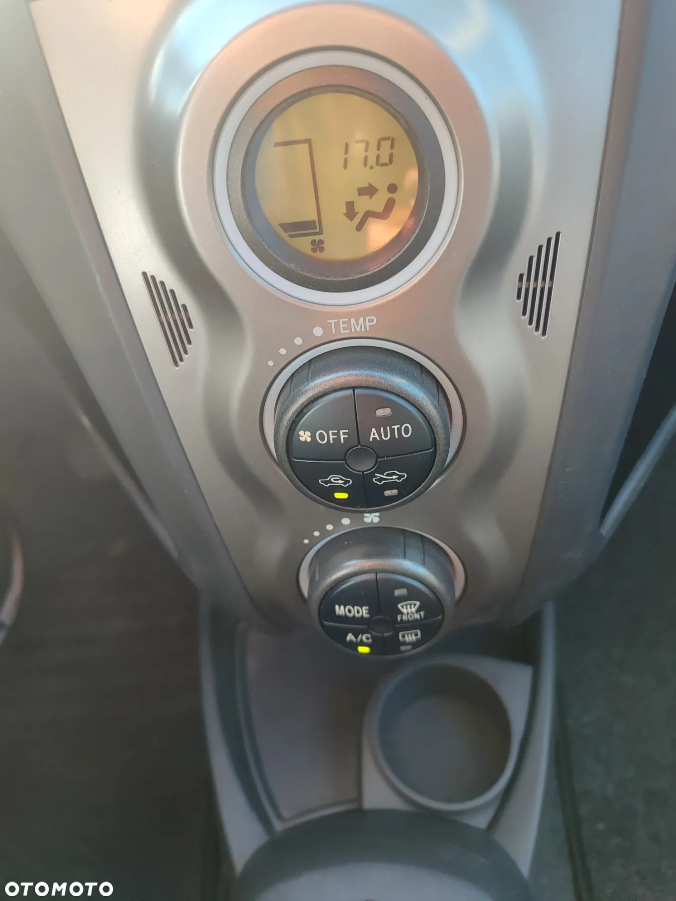 Toyota Yaris - 13