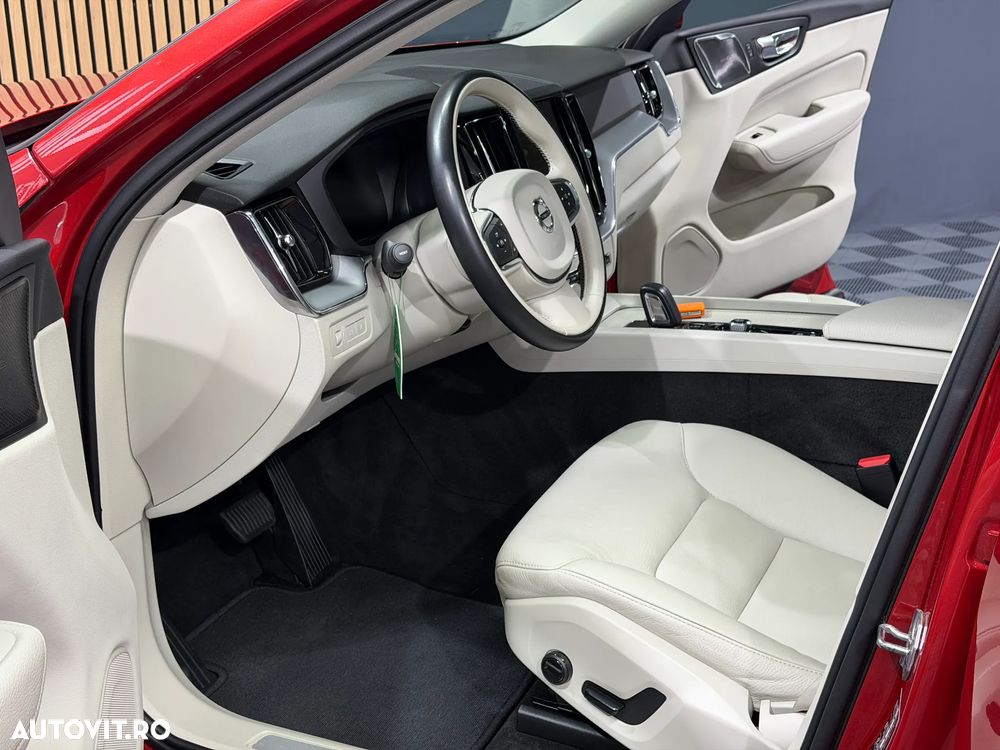 Volvo XC 60 T8 Twin Engine AWD Momentum - 13