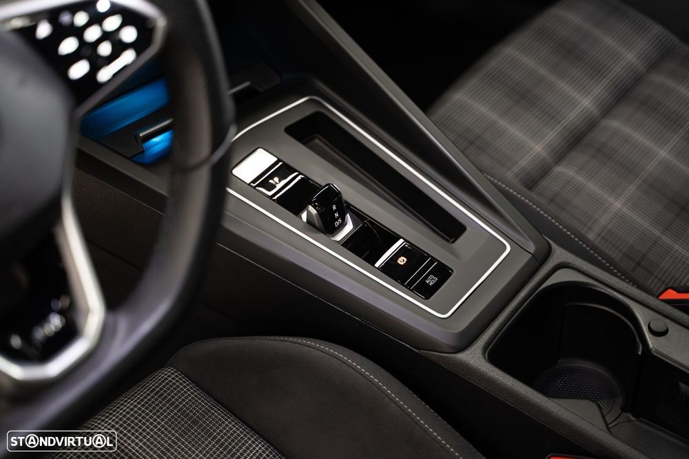 VW Golf 2.0 TDI GTD DSG - 37