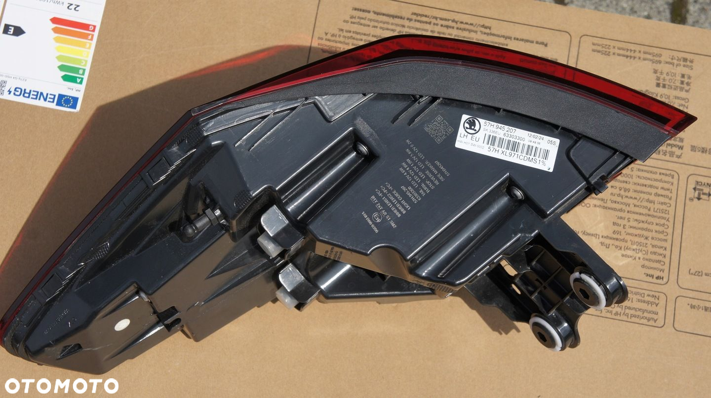 TYLNA LEWA LAMPA SKODA KODIAQ II LED 57H - 6