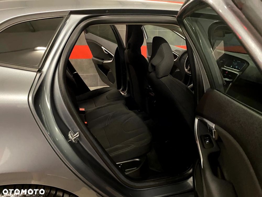 Volvo V40 D3 Summum - 20