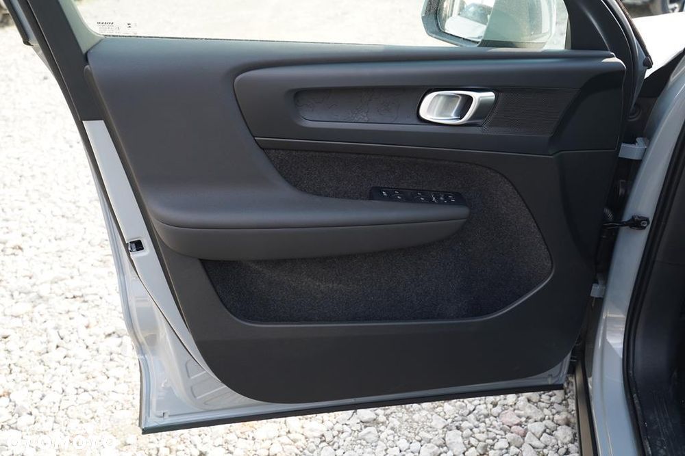 Volvo XC 40 B3 Essential - 10