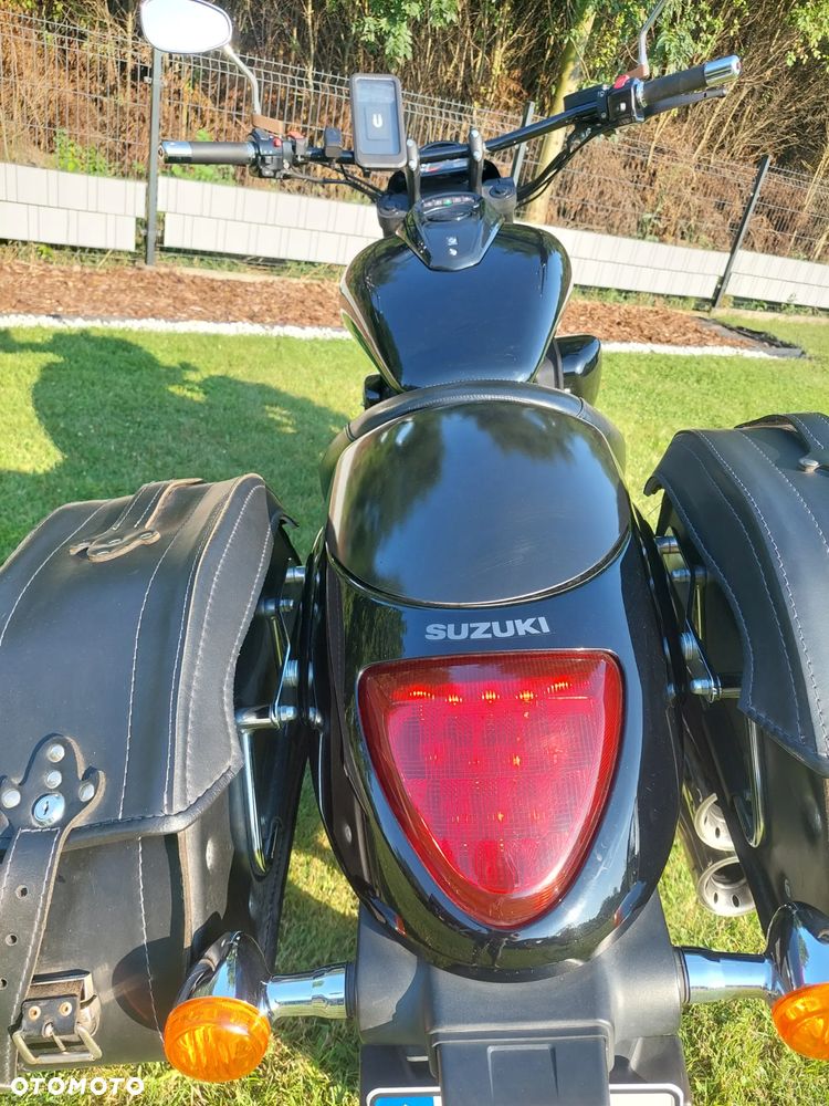 Suzuki Intruder - 7