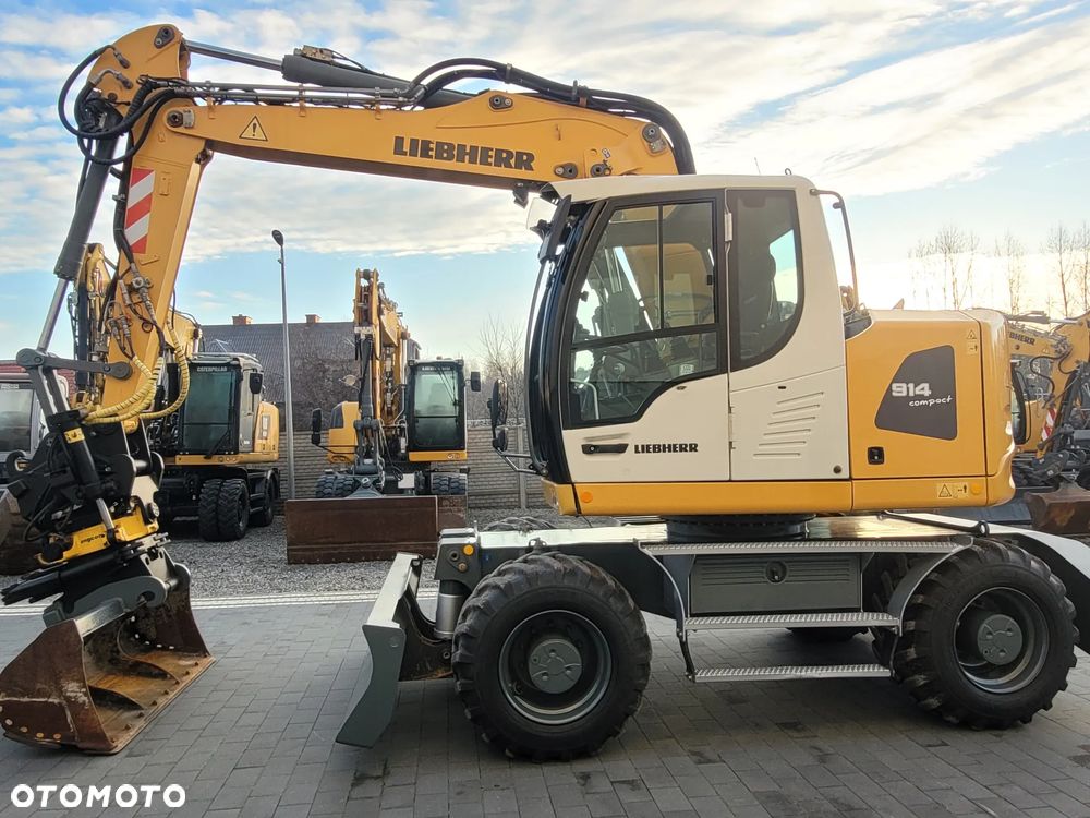 Liebherr A914 compact / ROTOTILT ze szczypcami / SUPER STAN / - 3