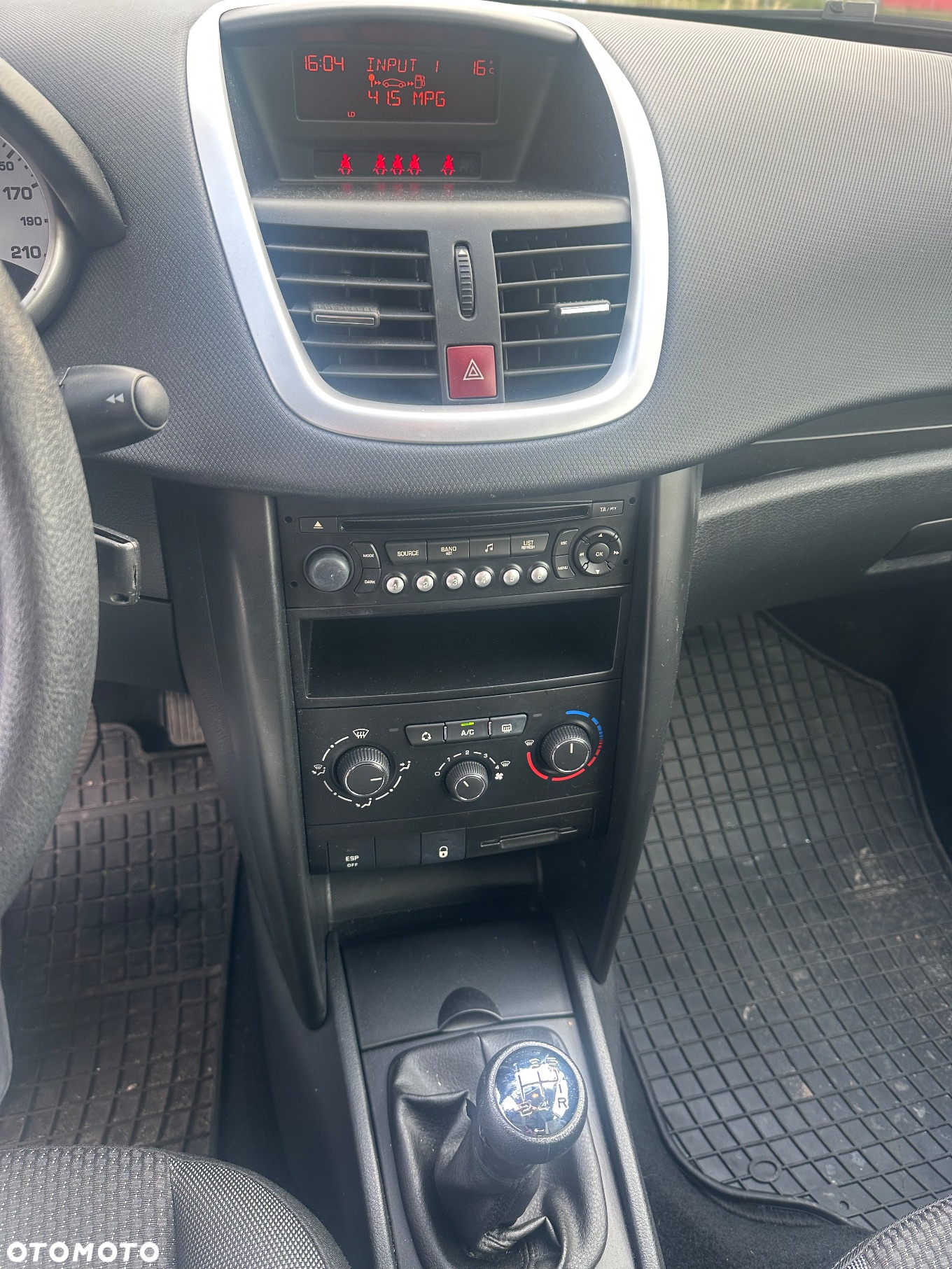 Peugeot 207 - 10