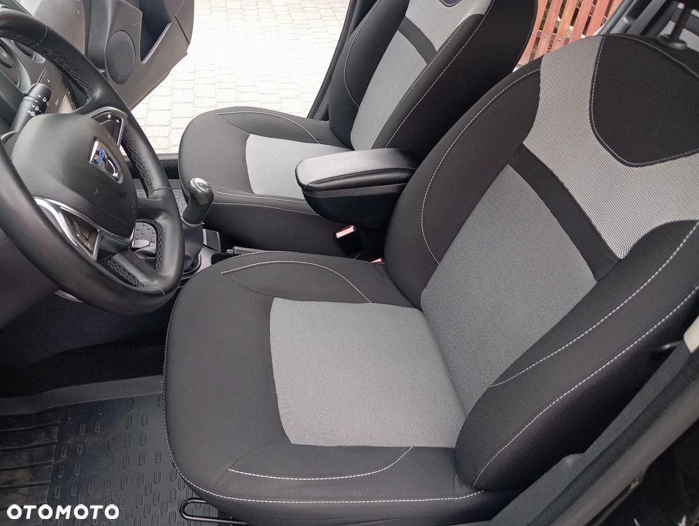 Dacia Duster 1.6 SCe Laureate S&S - 22