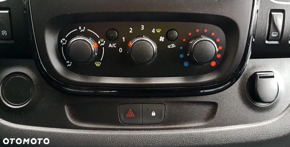 Opel Vivaro - 17