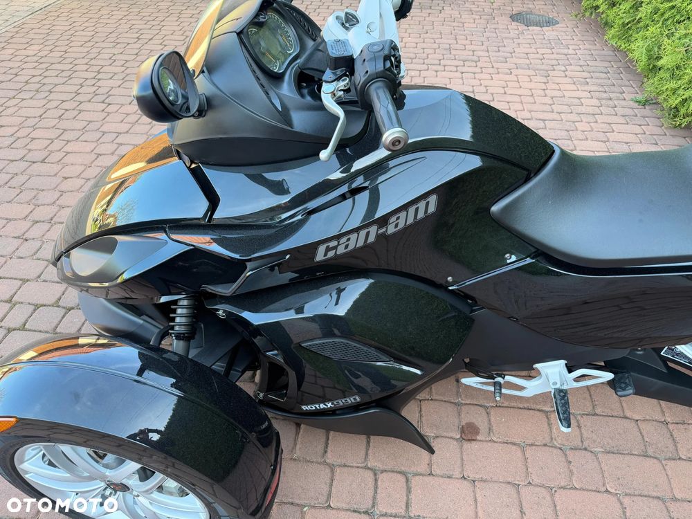 Can-Am Spyder - 6