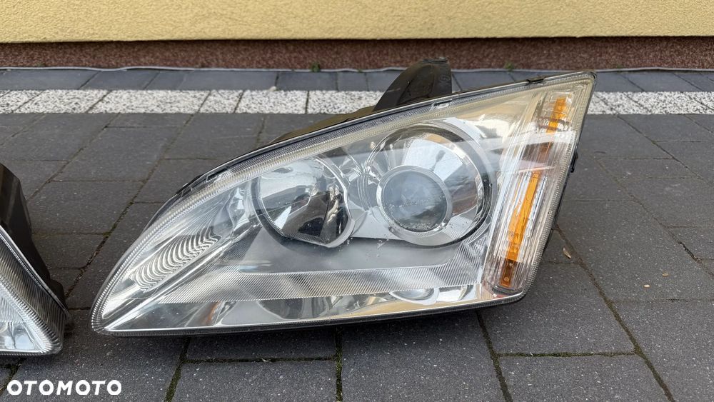 Lampa przód Lewa Prawa Ford Focus II Europa Xenon 2004-2011 - 2