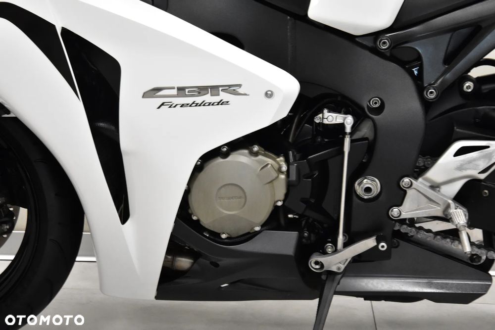 Honda CBR - 27