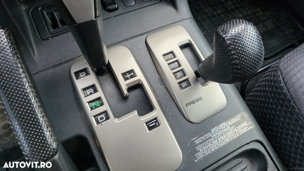 Mitsubishi Pajero 3.2 DI-D Automatik Dakar - 15
