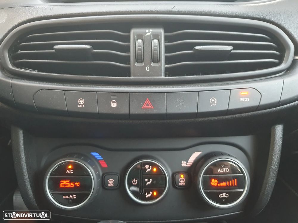 Fiat Tipo Station Wagon 1.6 M-Jet Lounge Tech J17 DCT - 31