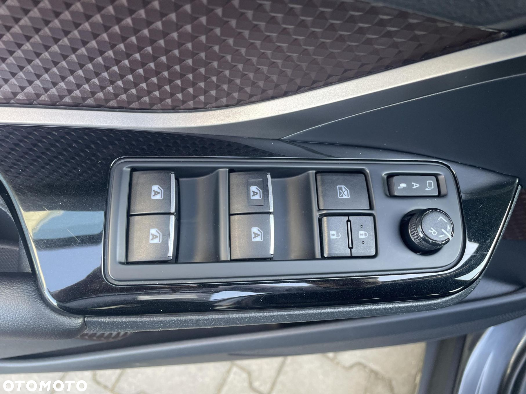 Toyota C-HR 1.2 T GPF Premium - 10