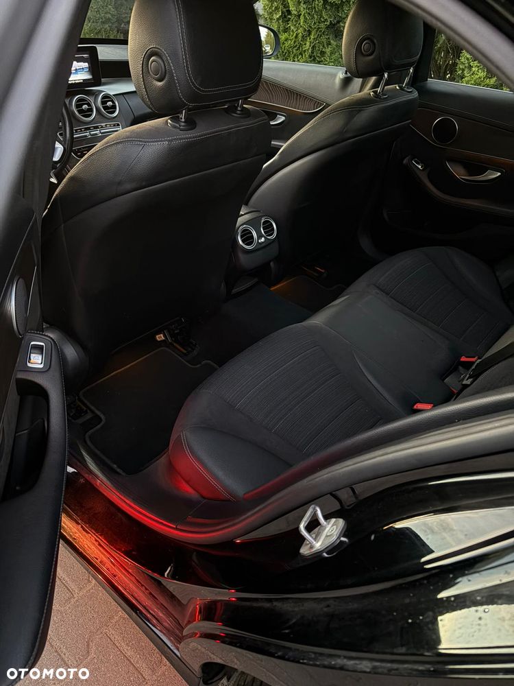 Mercedes-Benz Klasa C 200 4-Matic 9G-TRONIC - 4
