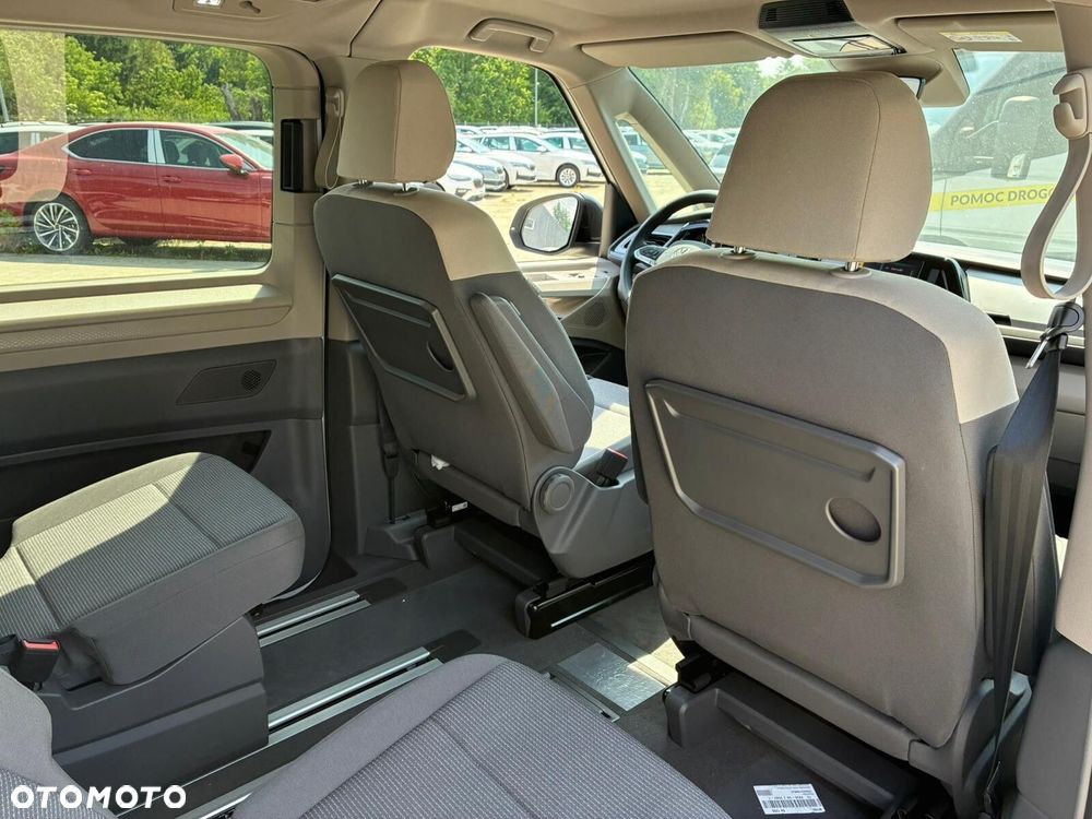 Volkswagen Multivan - 31