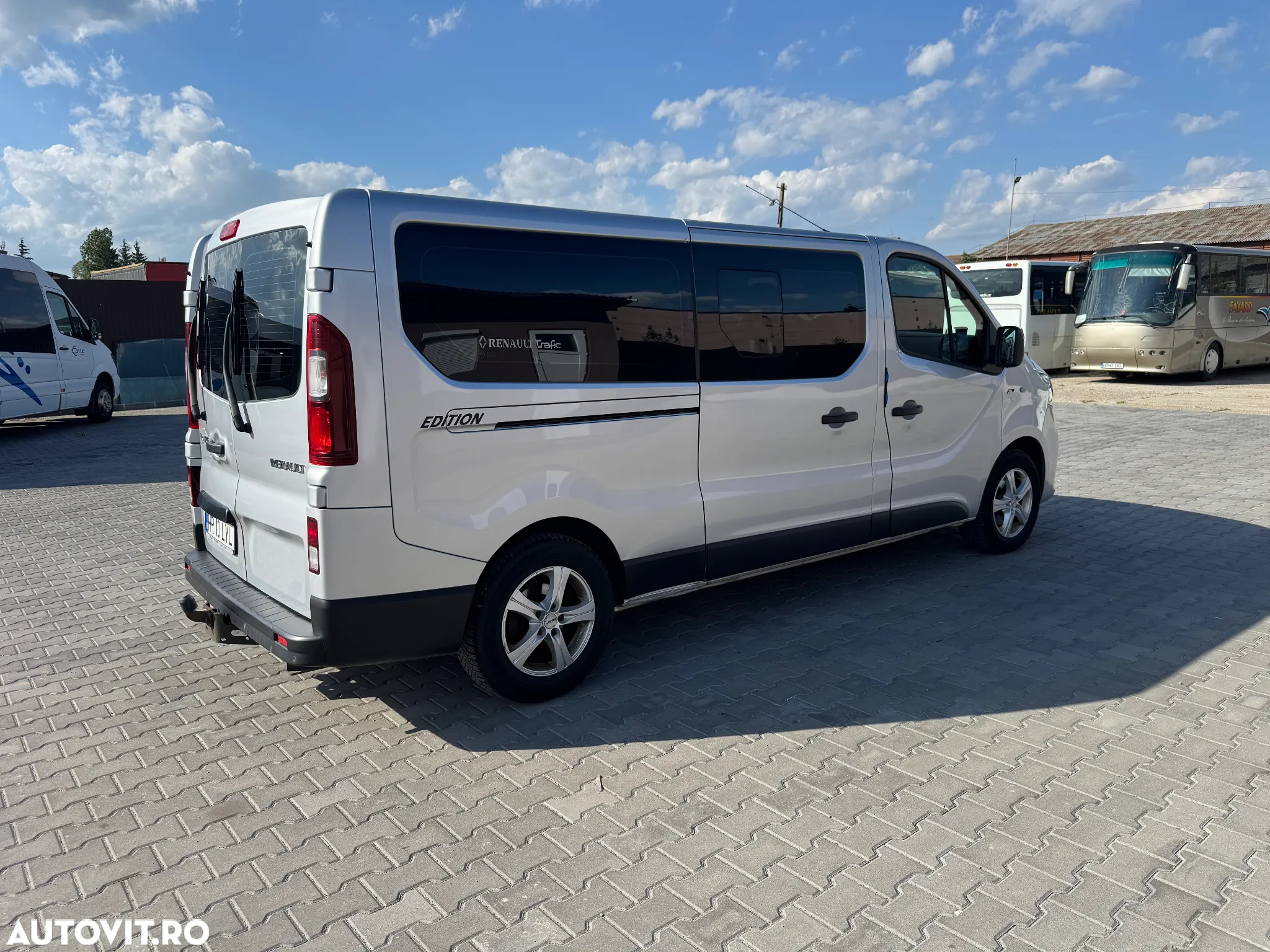 Renault Trafic ENERGY dCi 125 Grand Combi Expression - 2