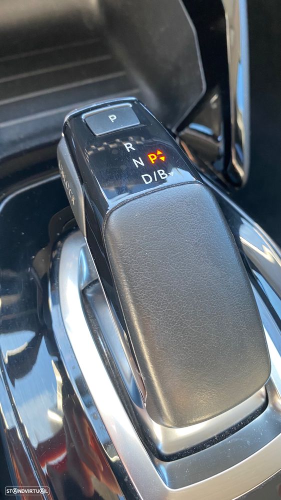 Peugeot e-2008 50 kWh Allure Pack - 46