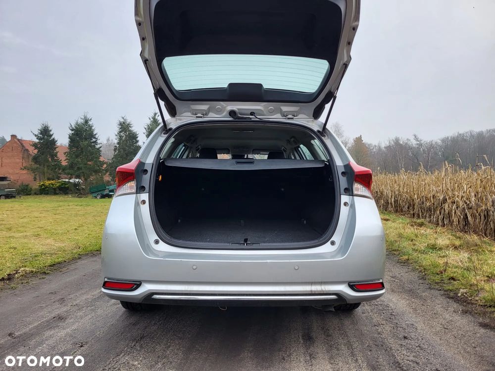 Toyota Auris 1.6 D-4D Premium - 6