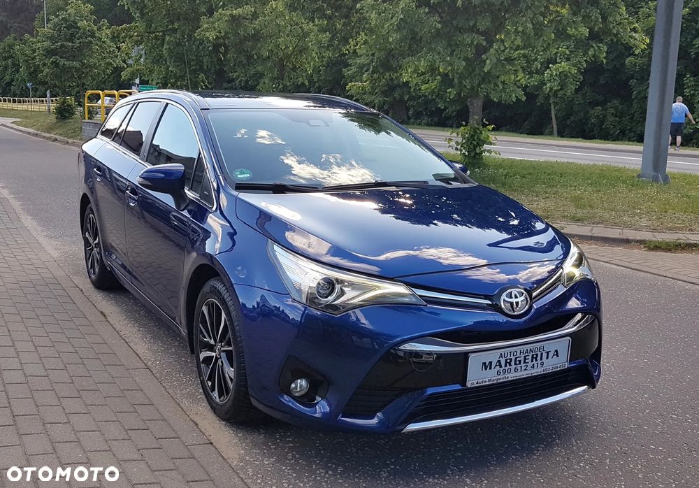 Toyota Avensis Touring Sports 1.8 Team Deutschland - 7