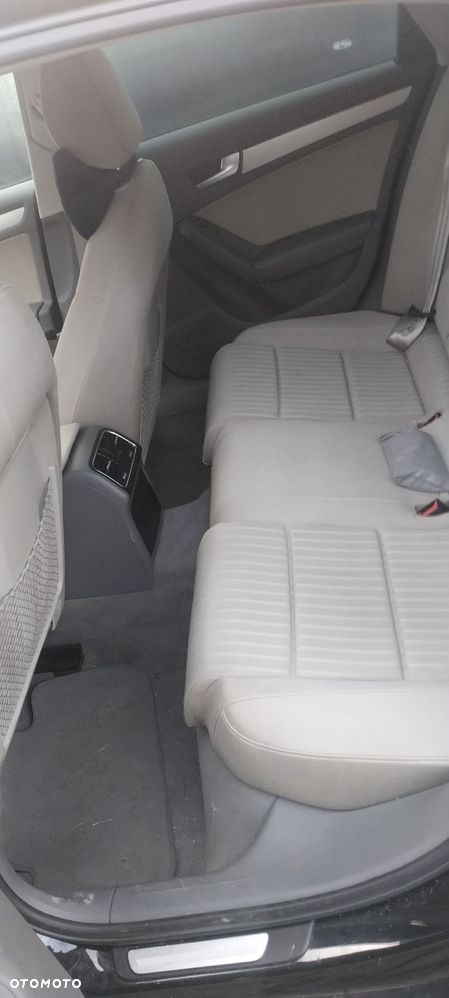 Audi A4 Limousine - 4