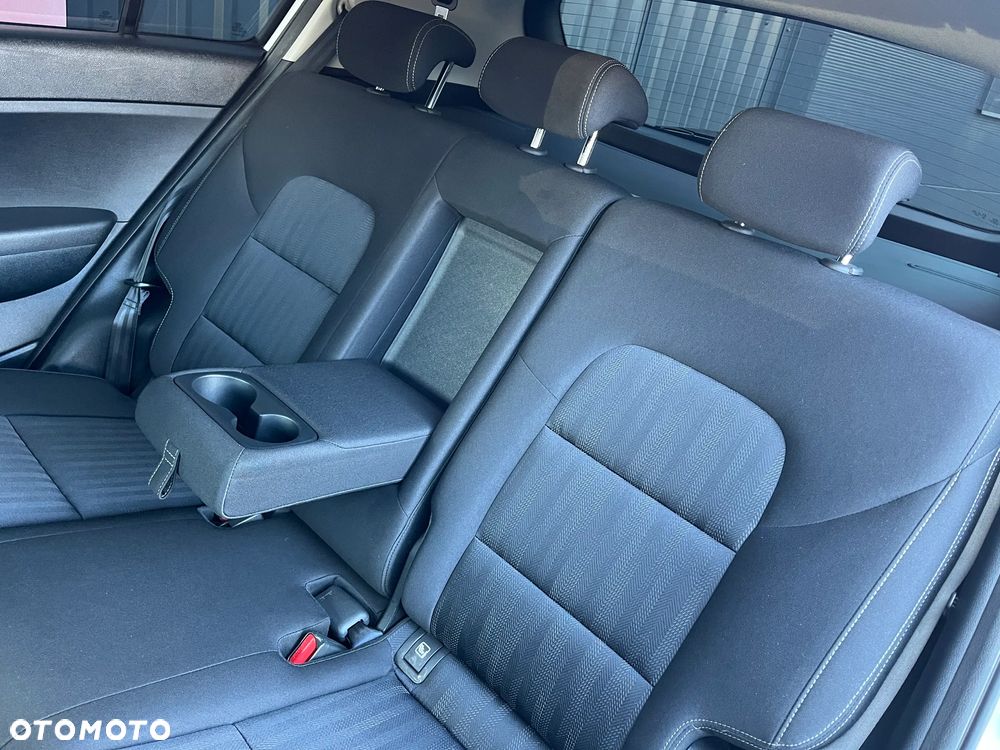 Kia Sportage 1.6 GDI 2WD Black Edition - 12