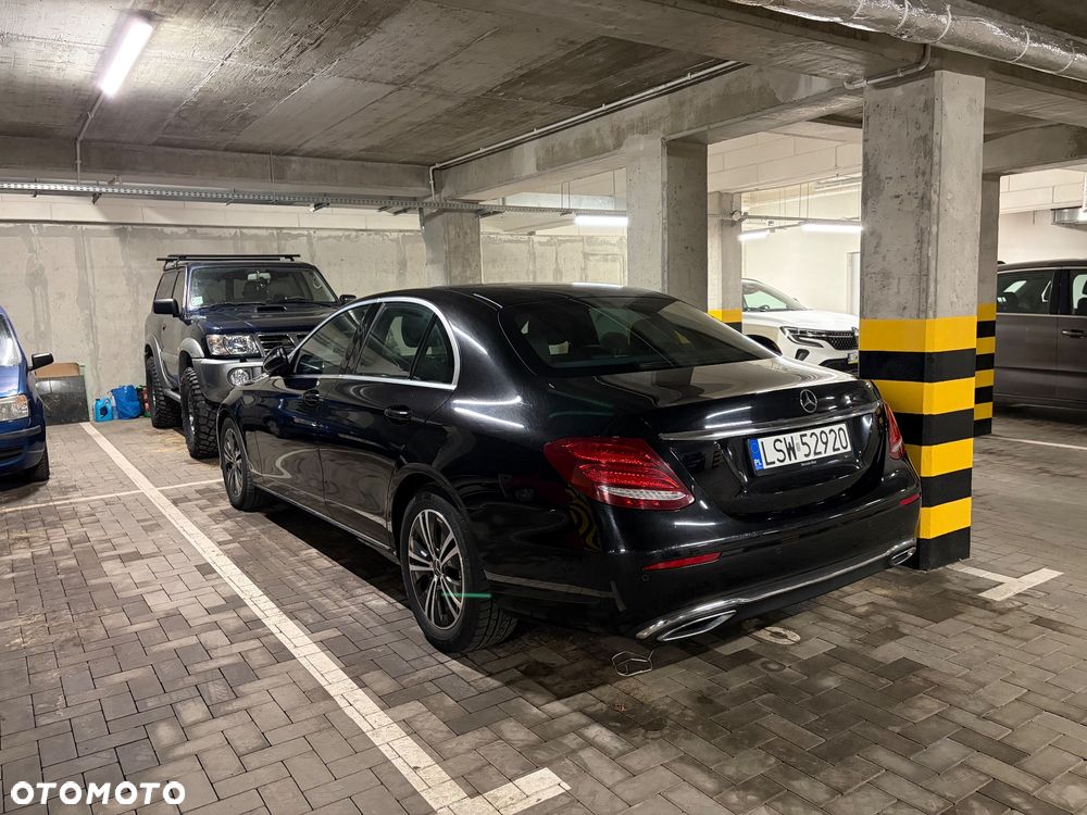 Mercedes-Benz Klasa E 220 d 9G-TRONIC Exclusive - 14