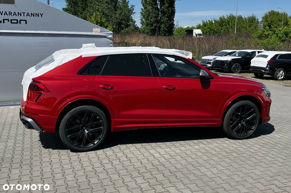 Audi RS Q8 - 8