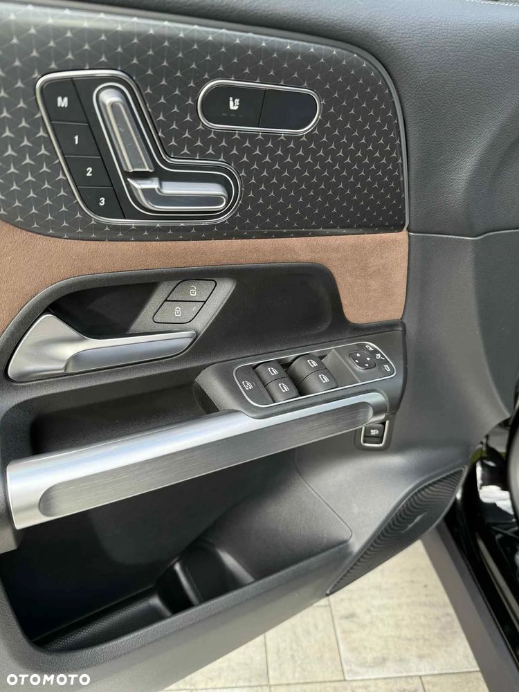 Mercedes-Benz GLB 250 4-Matic AMG Line 8G-DCT - 15